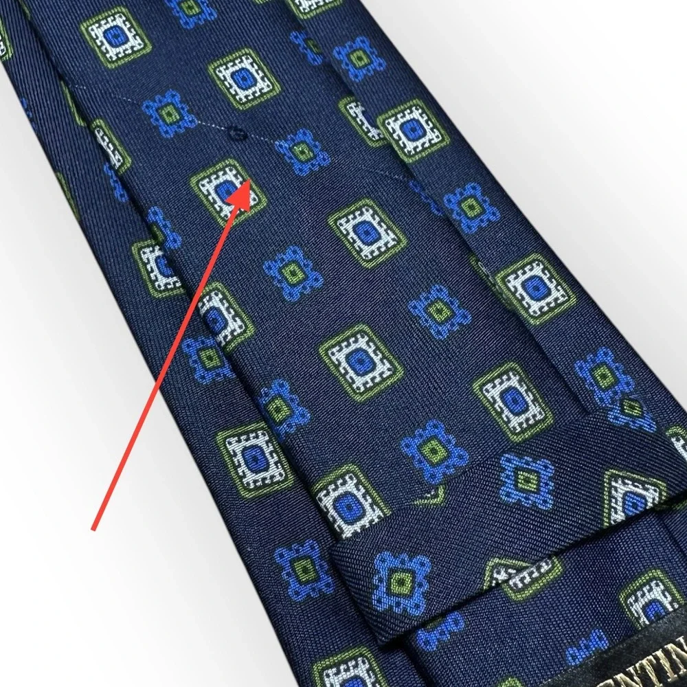 Valentino Mens Silk Tie Navy Blue Geometric Medallion Made in Italy 3.5 Inch